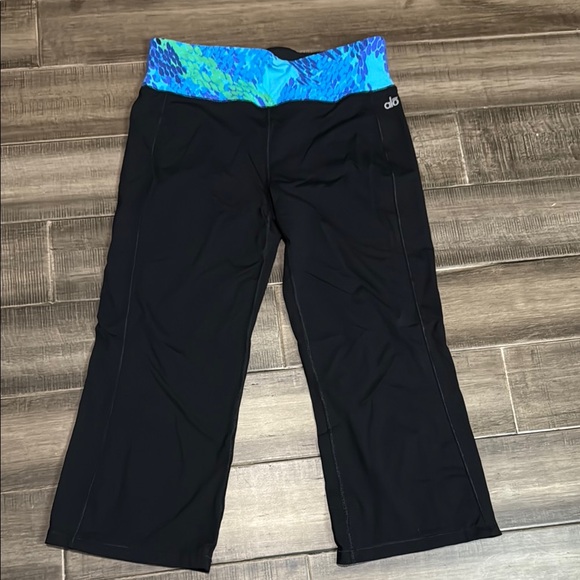 ALO Yoga Pants - ALO Yoga Black Cropped Pants with Blue and Green Waistband